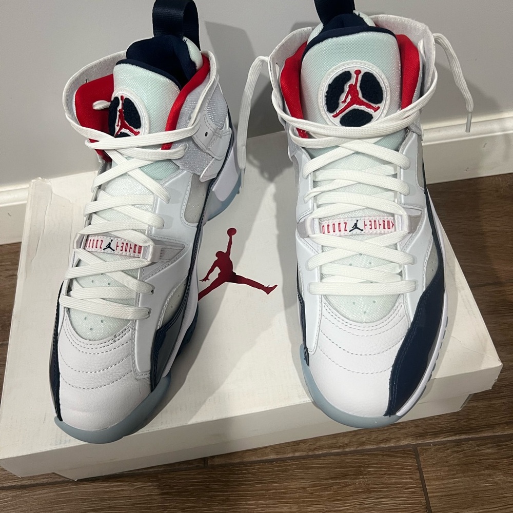 Jordan Jumpman Two Trey 
Size 10
Brand new with original box
